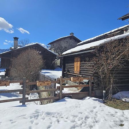 Joivy Modern Family Chalet With Stunning Mountain Views Champoluc Exterior photo