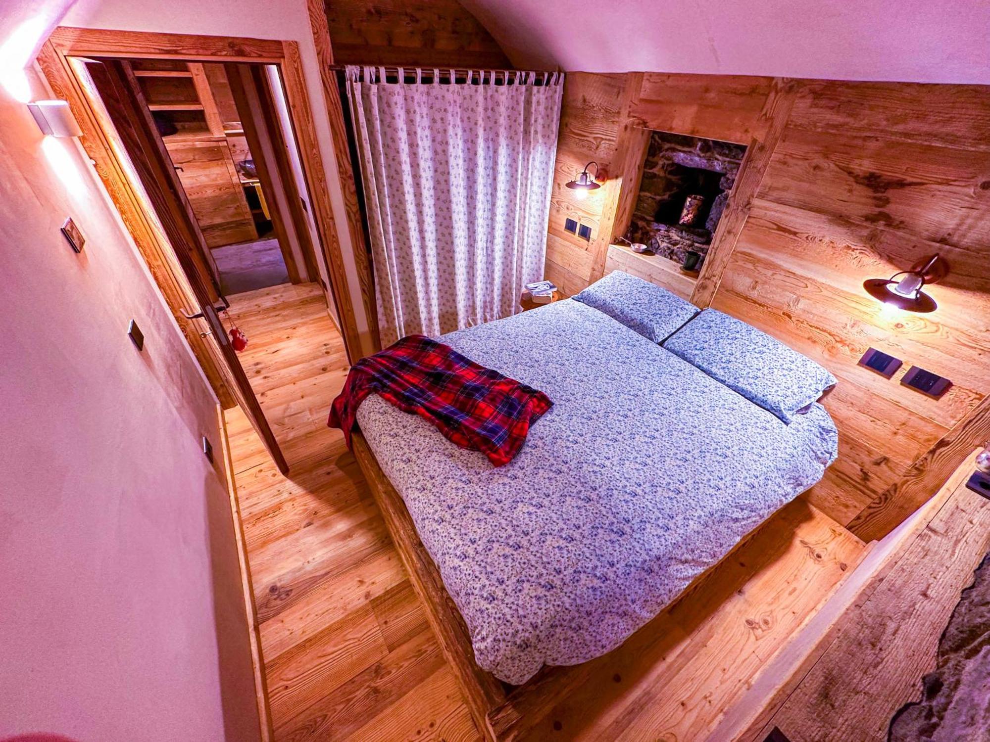 Joivy Modern Family Chalet With Stunning Mountain Views Champoluc Exterior photo
